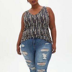 4X - Torrid | BLACK TIE-DYE V-NECK MACRAME TANK